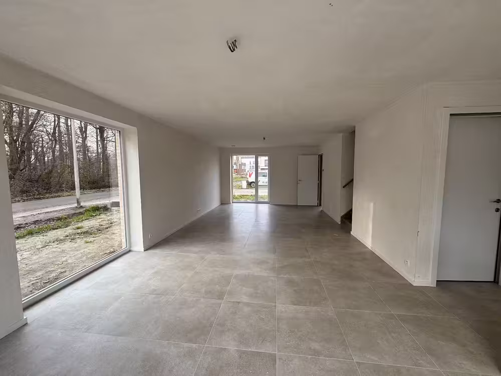 Moderne en energiezuinige halfopen woning met tuin op topligging in Mariakerke - 6