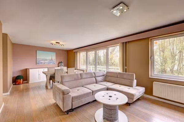 Instapklaar appartement met zonnig terras op toplocatie in Wilrijk - 3