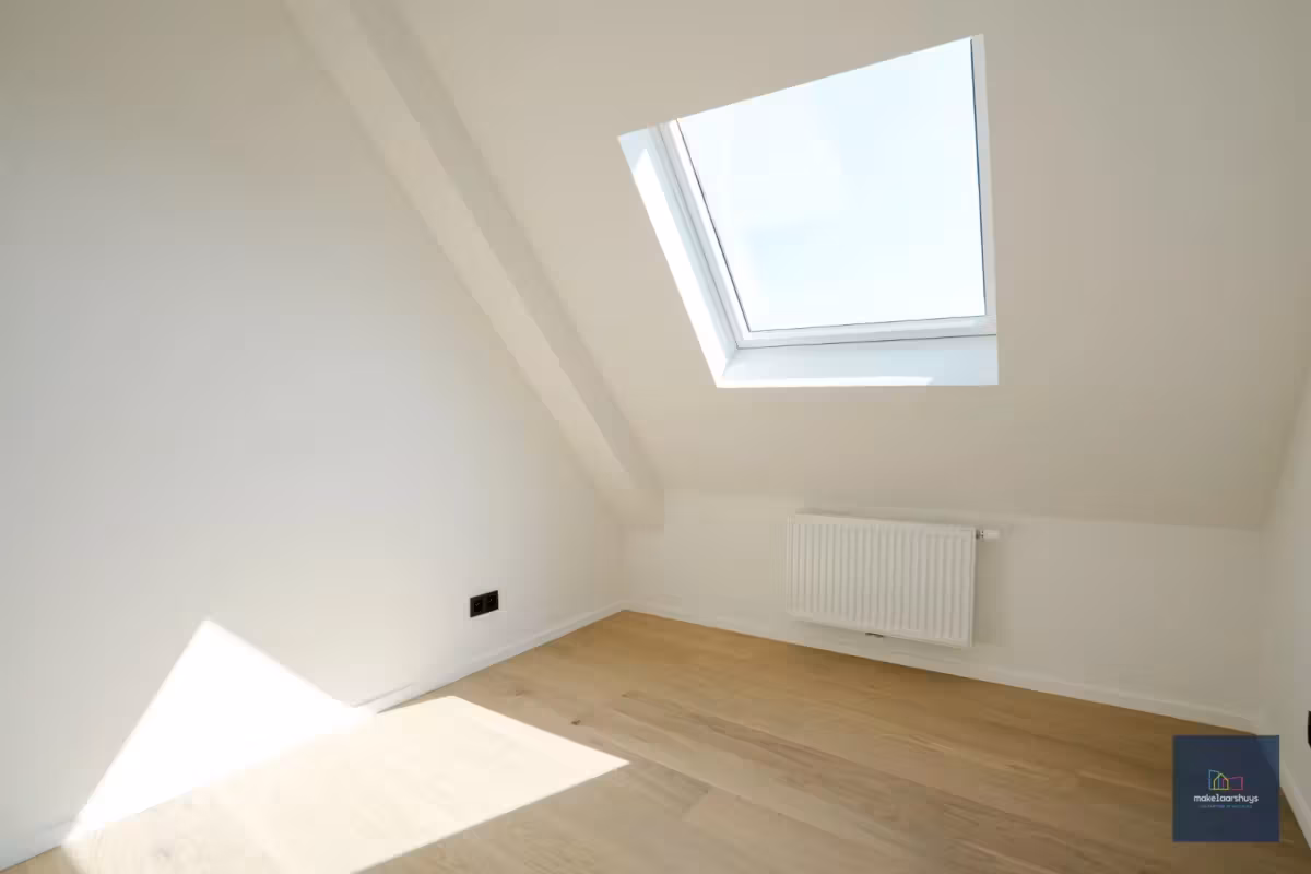 Stijlvol gerenoveerd 3 slaapkamerappartement met terras - 3