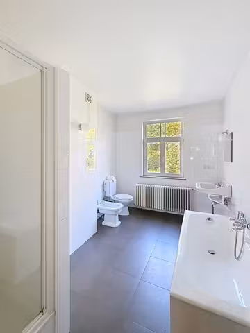 BUITENGEWOON PAND - TE HUUR - 1180 UKKEL - € 3.000 - 4