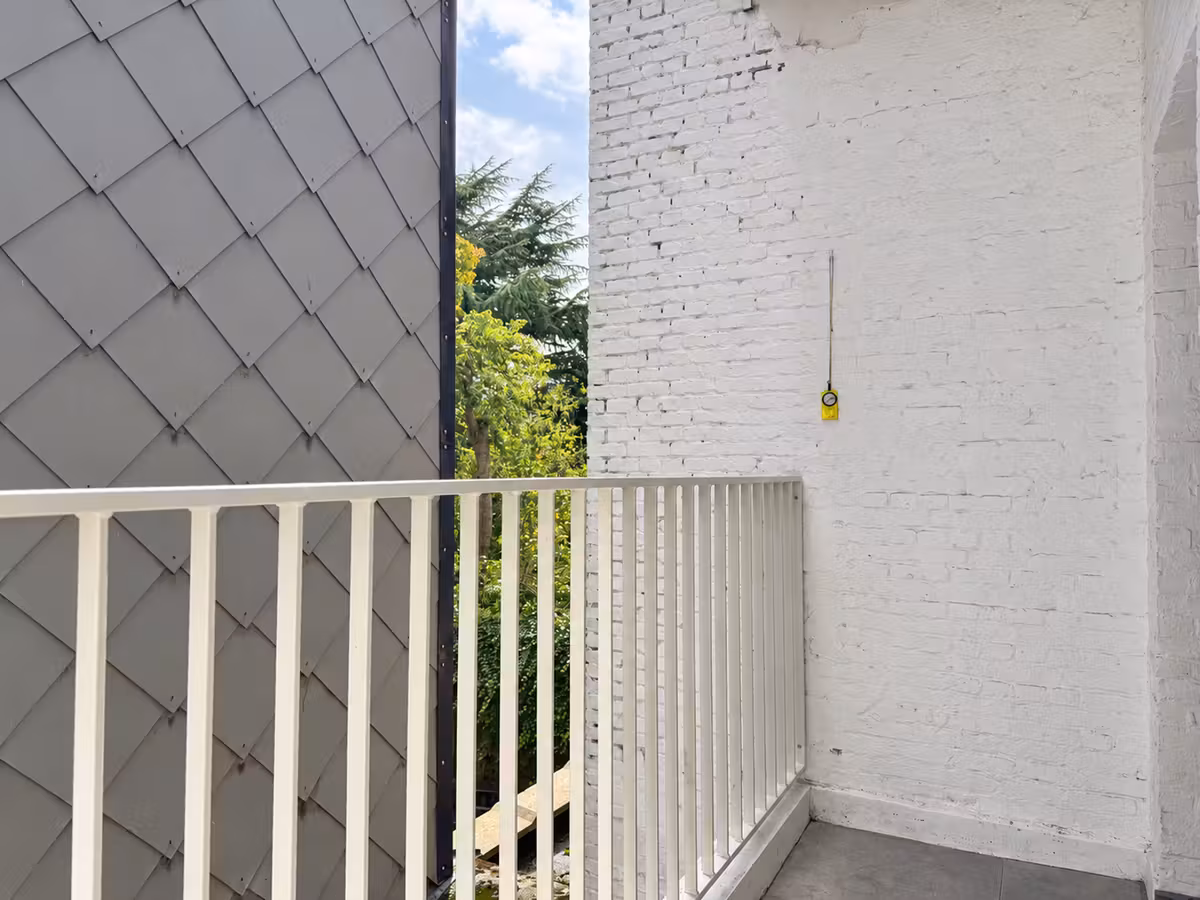 Renovated 2-bedroom apartment with terrace - 2