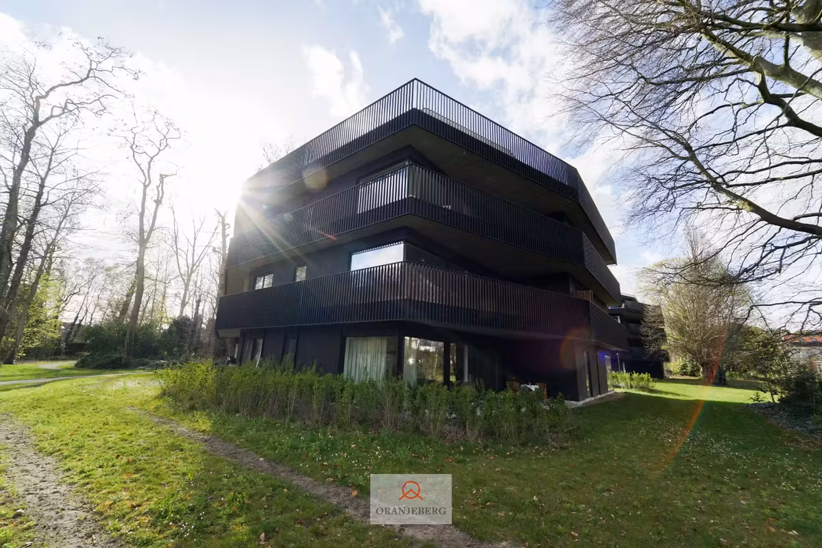 Modern appartement met staanplaats in groene parktuin - 3