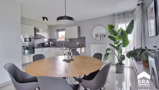 Three-bedroom apartment with terrace and parking - 8