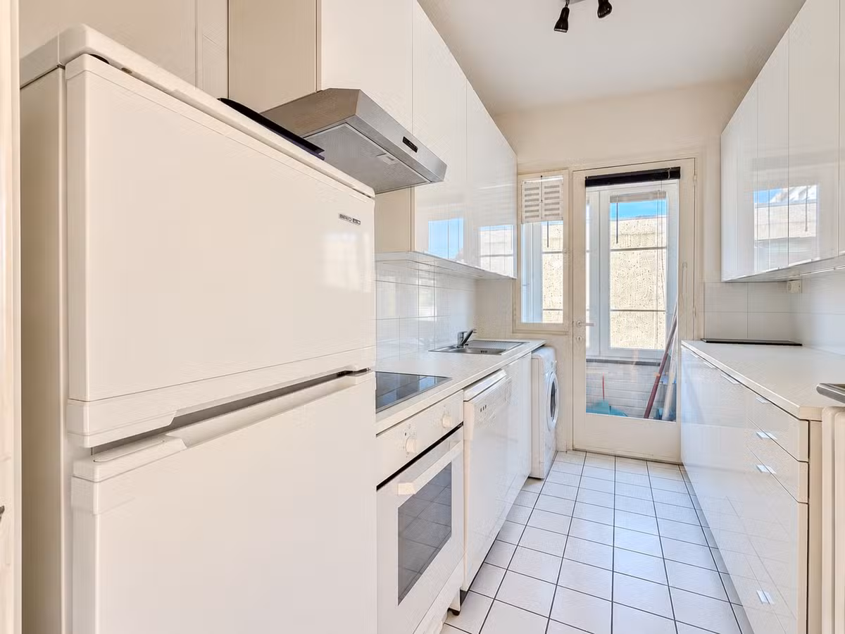 Gerenoveerde penthuis met 2 slaapkamers en terras - 3