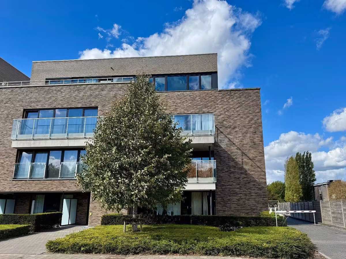 Lichtrijk appartement met ruim terras en groen uitzicht in Zwijnaarde - 16