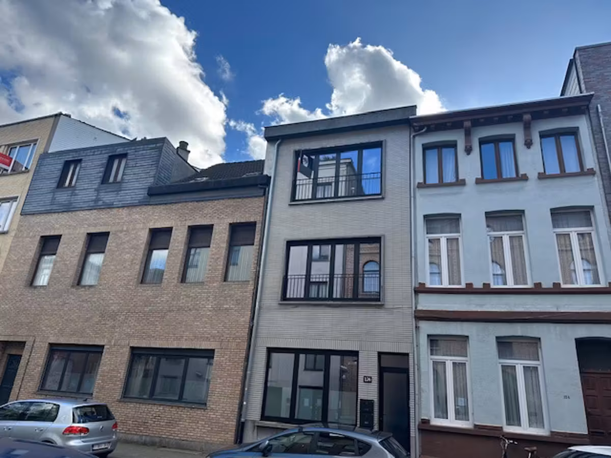 Appartement rénové au rez-de-chaussée avec terrasse - 2