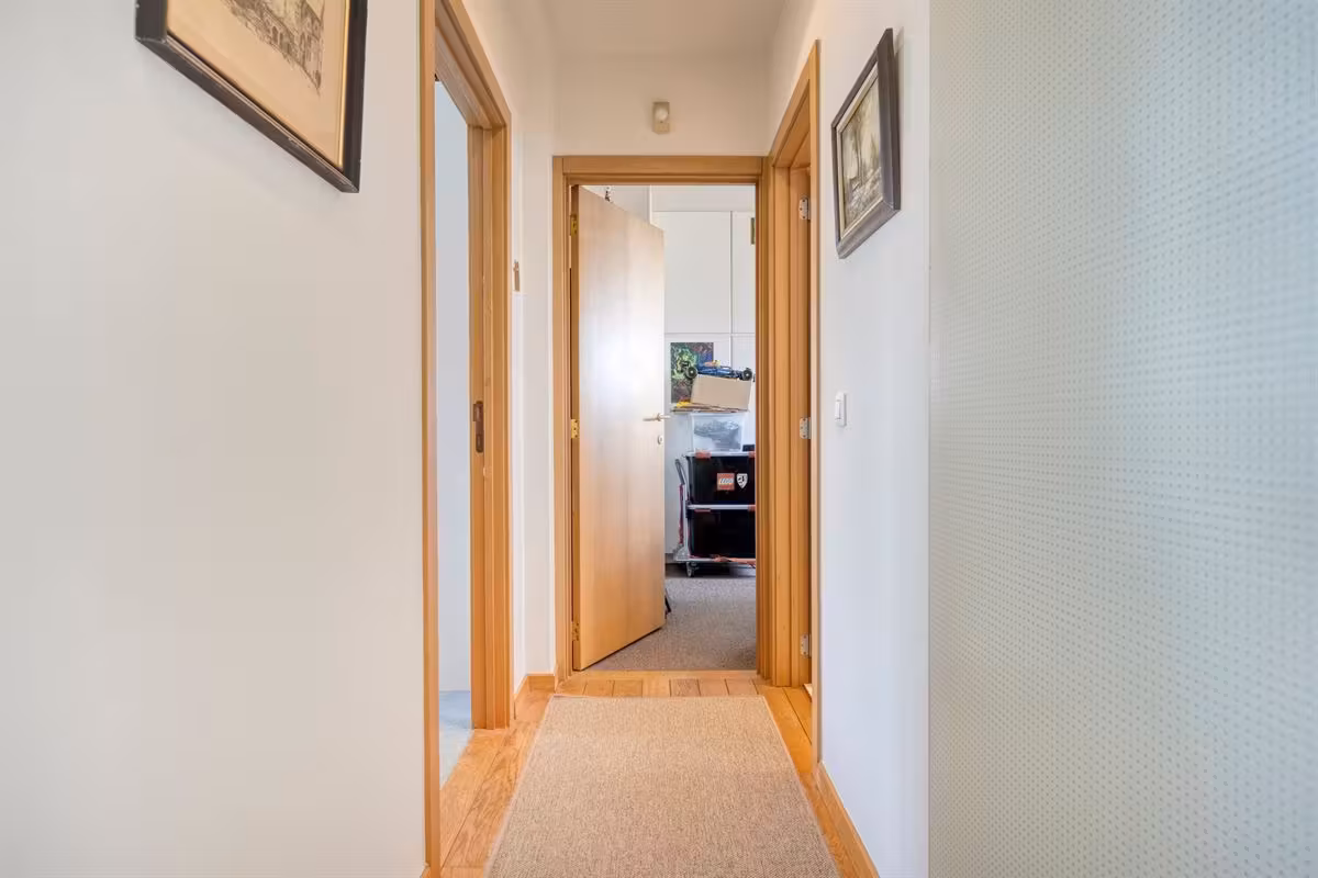 Bright apartment in a prime location on Jan Van Rijswijcklaan - 13