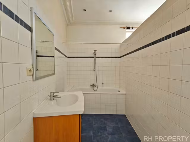 One-bedroom apartment in Ixelles - 3