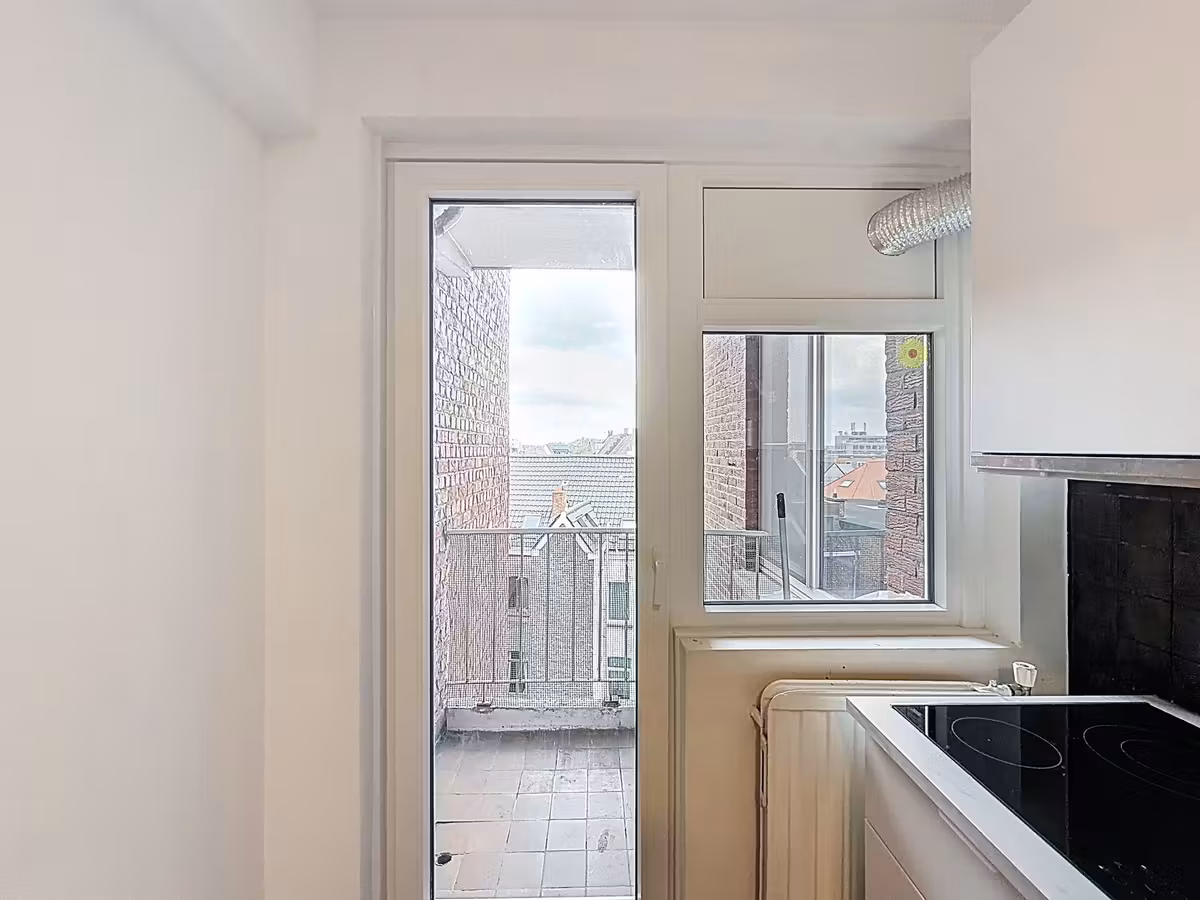 Lichtrijk appartement met terras aan het bruisende Gent Zuid - 10