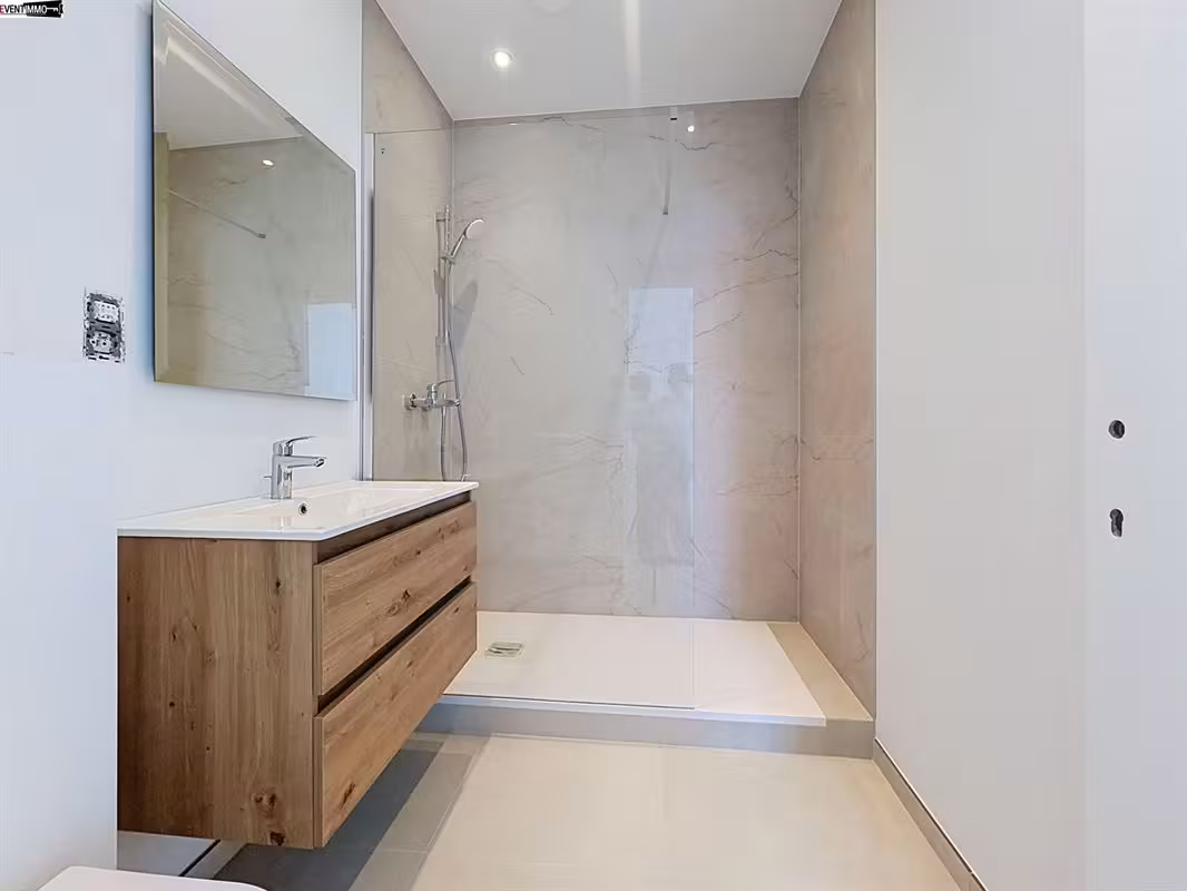 Renovated apartment in Molenbeek-Saint-Jean - 3