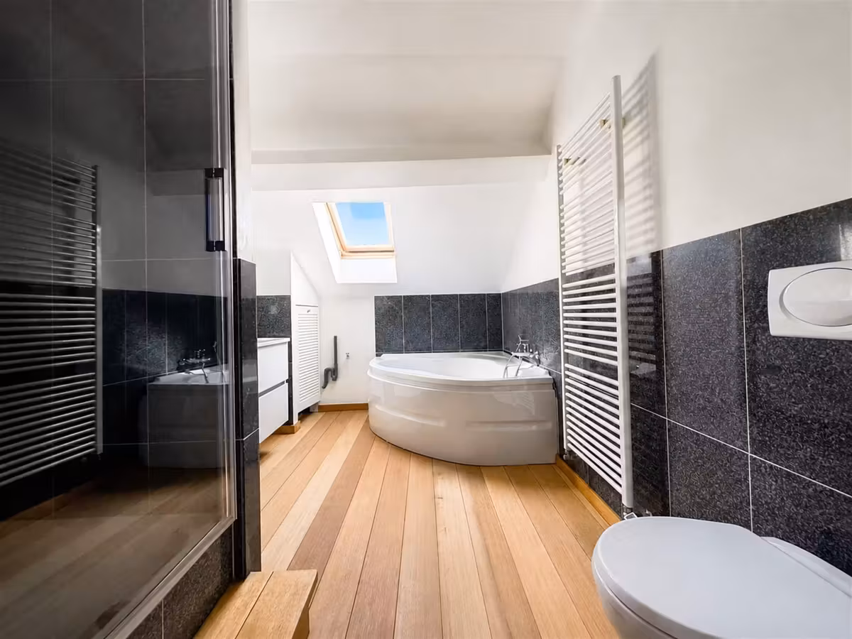 Renovated 2-bedroom duplex in La Chasse - 6