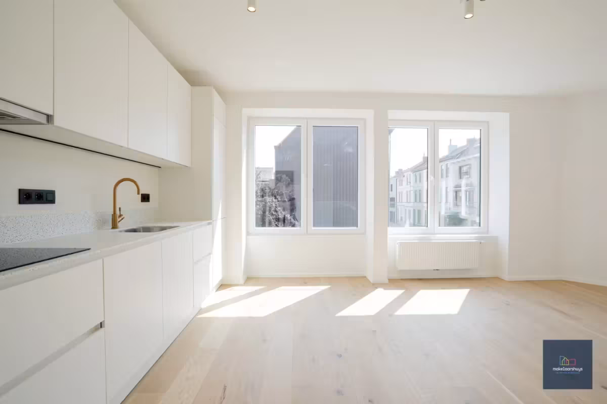 Stijlvol gerenoveerd 2 slaapkamerappartement - 11