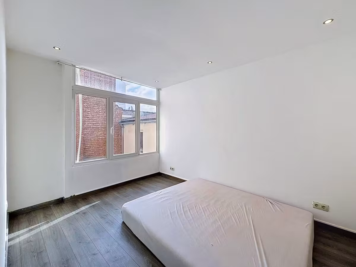 Lichtrijk hoekappartement met 2 slaapkamers te huur in Wilrijk - 4