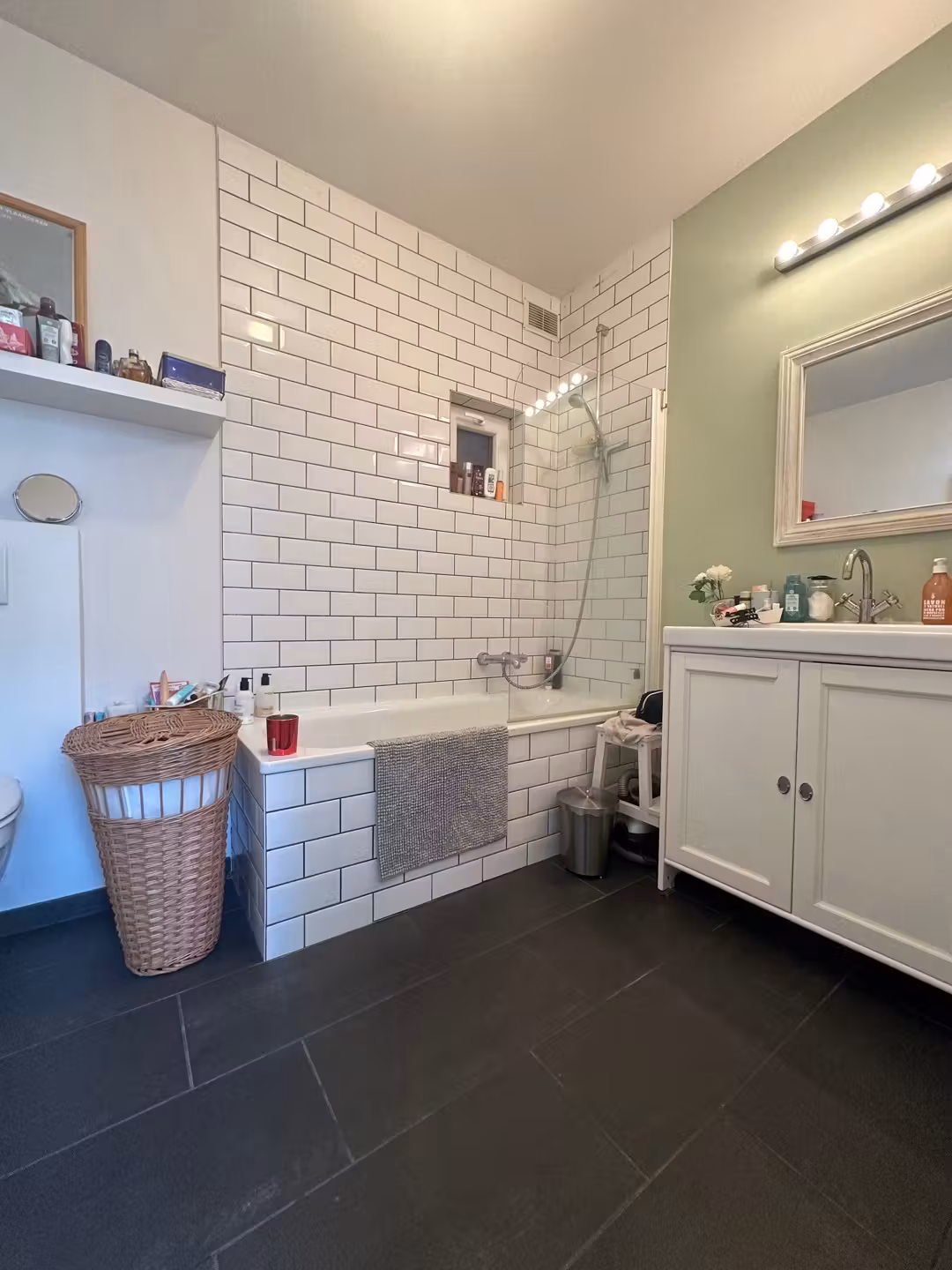 Bright furnished apartment in quiet street - 8