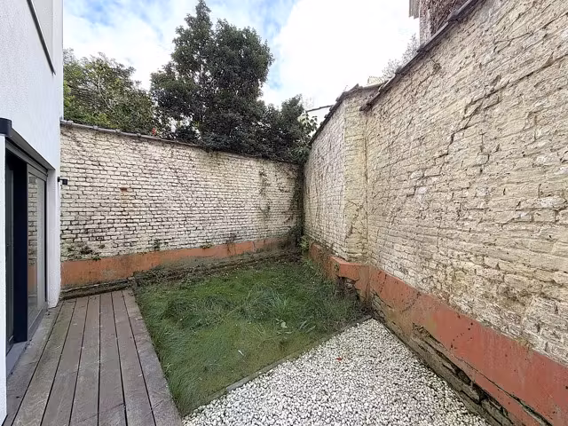 Garden apartment in Châtelain - 7