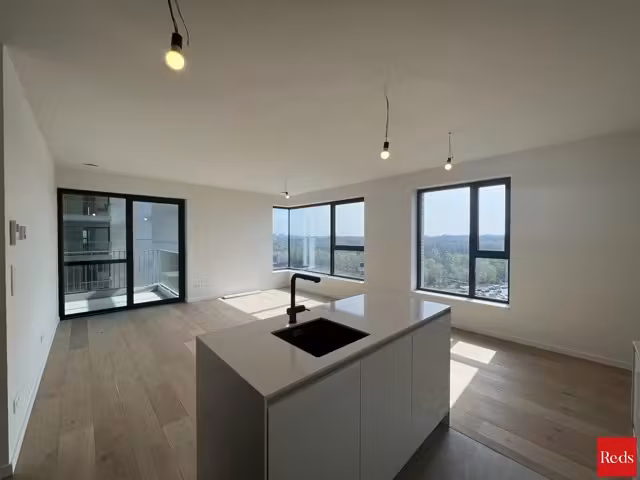 Appartement de 2 chambres avec spacieuse terrasse et parking - 3