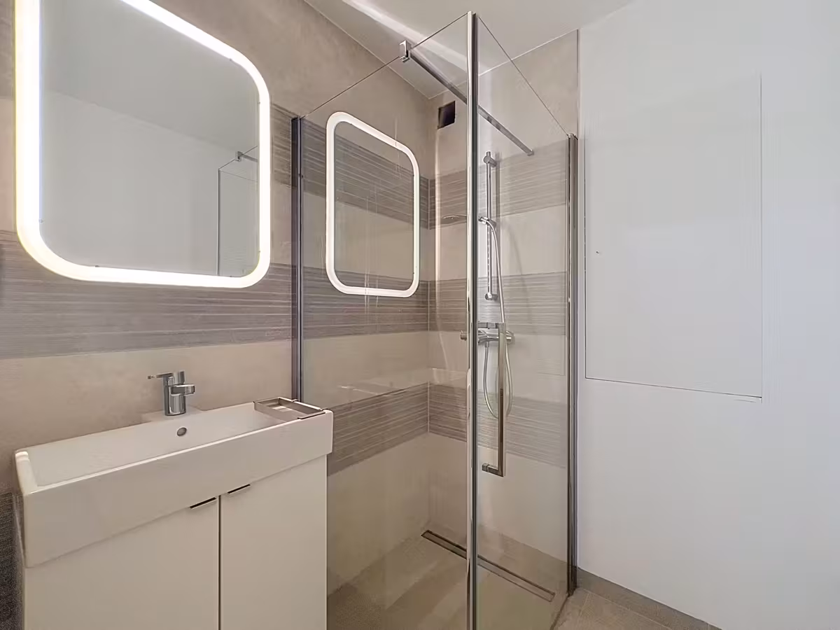 Spacious 1-bedroom apartment with terrace for rent in Hoboken - 11
