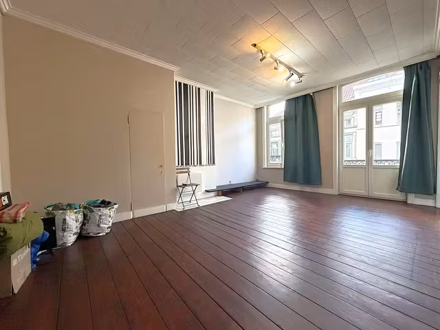Studio with balcony in Saint-Gilles - 5