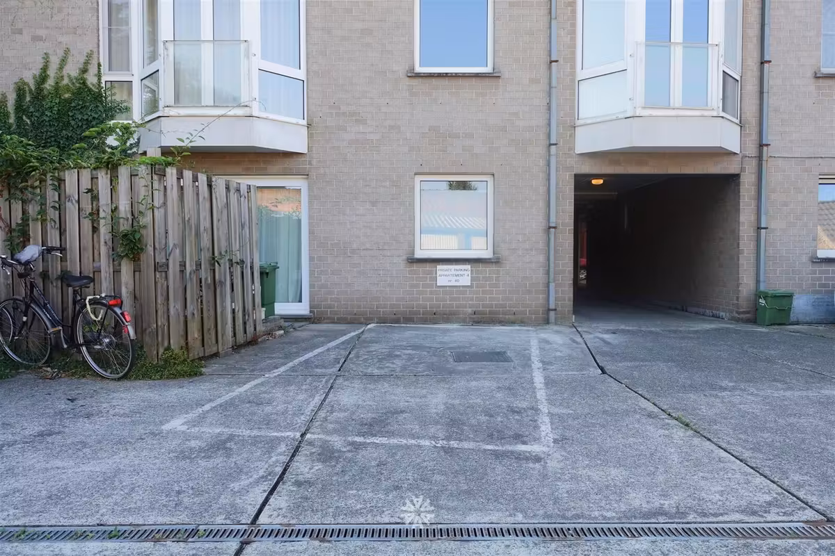 Centraal gelegen appartement met parkeerplaats te huur in Gent - 2