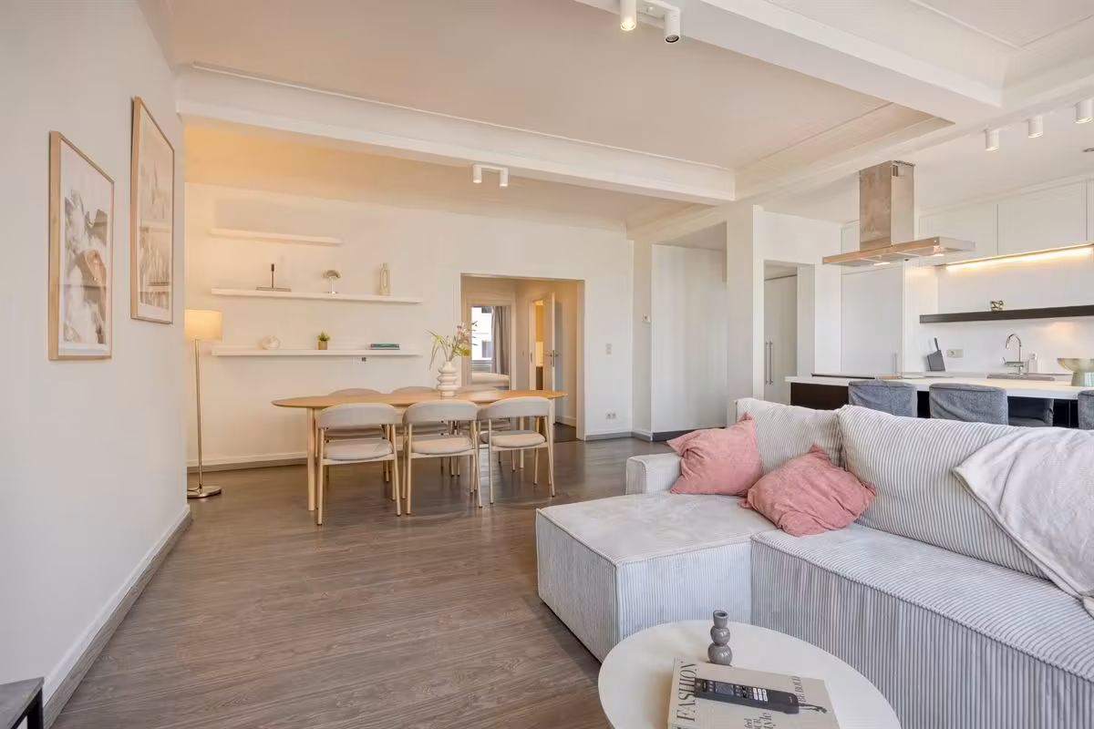 Top gelegen, volledig gemeubeld 2-slaapkamerappartement op de Keyserlei Meir - 5