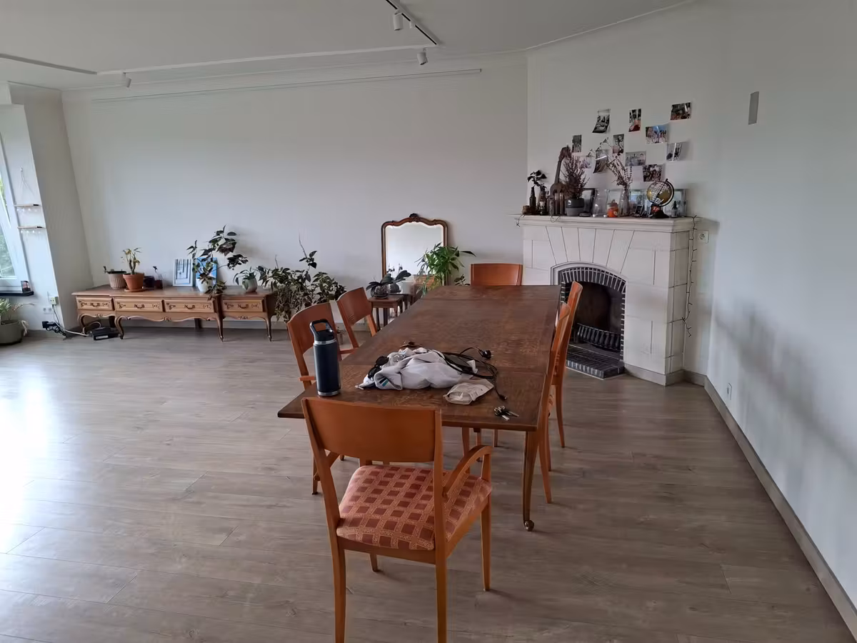 Lichtrijk appartement met 3 slaapkamers nabij Gent Zuid