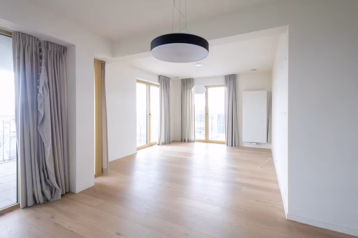 3-bedroom apartment with terrace in Tour & Taxi - 10