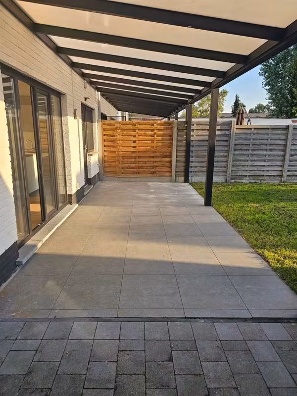Gerenoveerde halfopen woning met 3 slaapkamers - 2