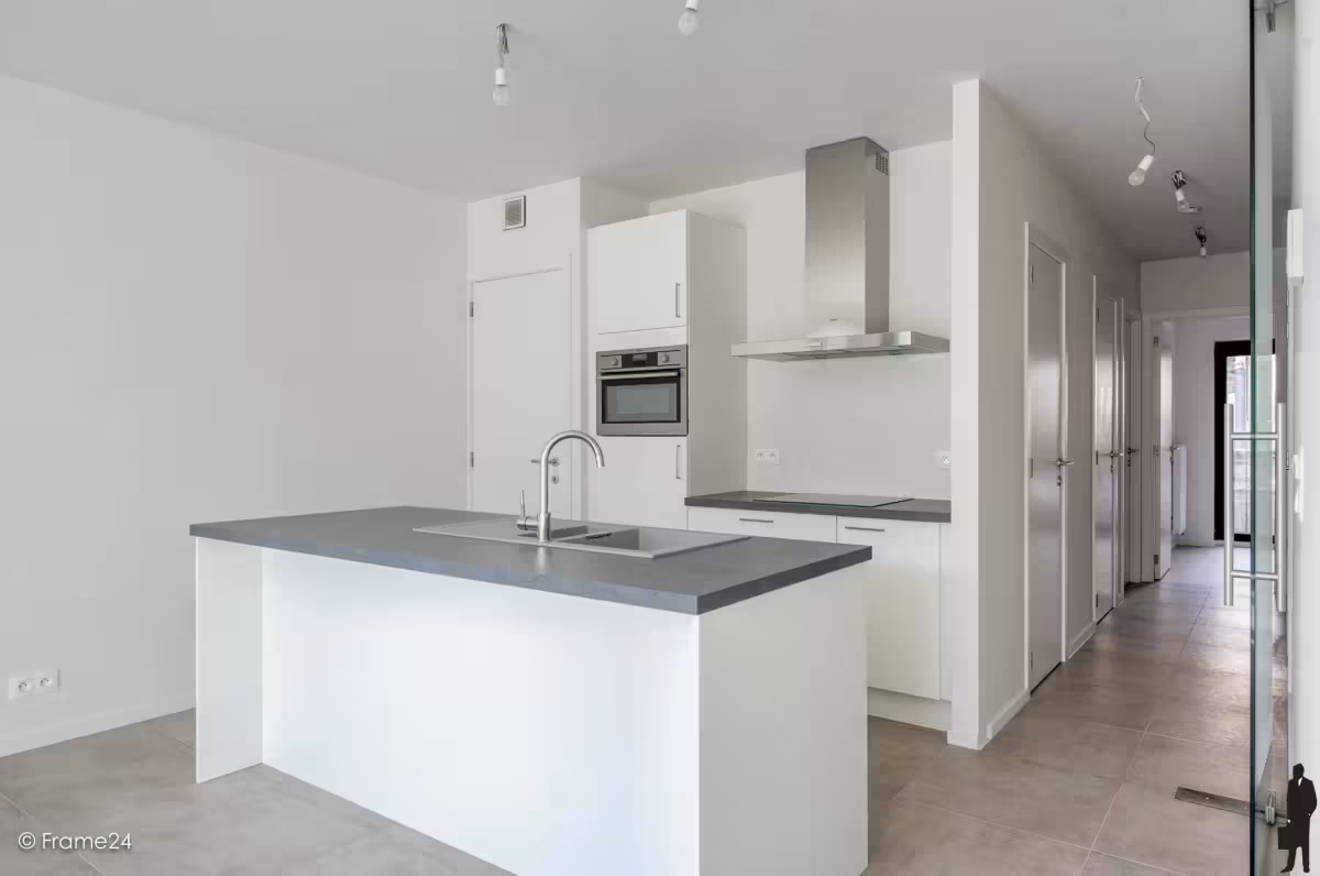 Bright 2-bedroom apartment with terrace - 12