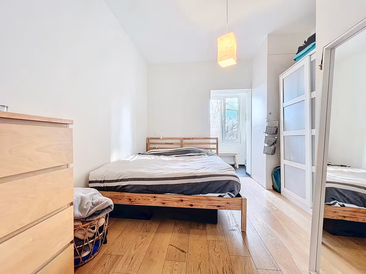 One-bedroom apartment with balcony in Forest - 2