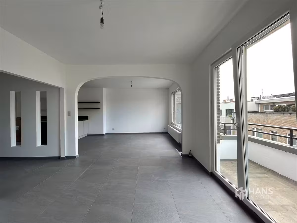 Renovated two-bedroom apartment with terraces - 9