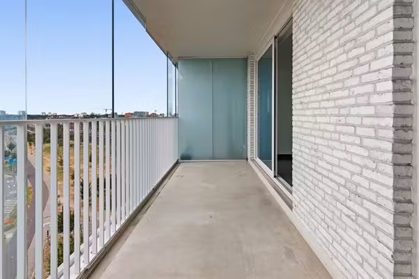 Lichtrijk 1-slaapkamerappartement met ruim terras en staanplaats - 10