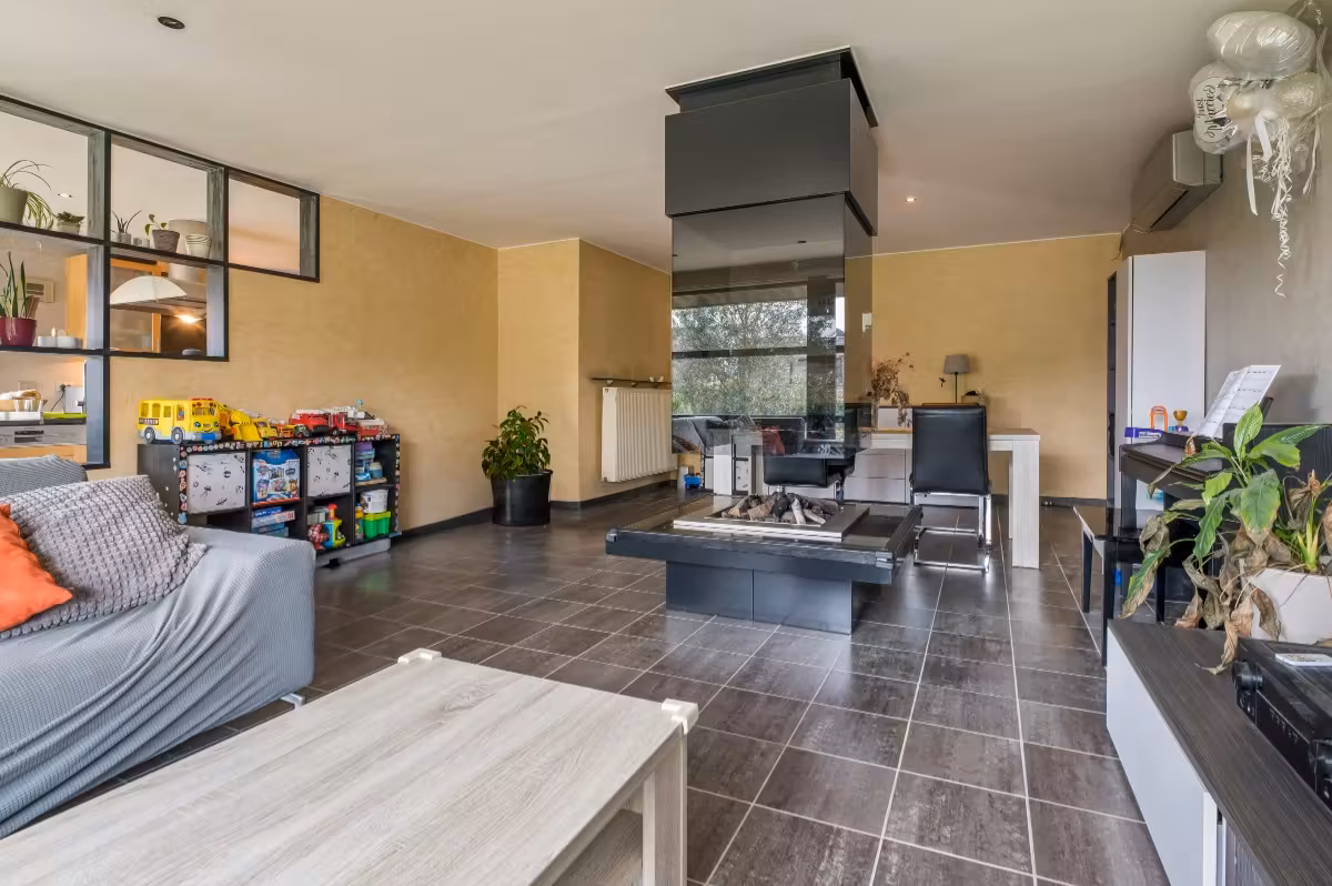 Ruime instapklare gezinswoning met tuin te huur in Oostakker - 3
