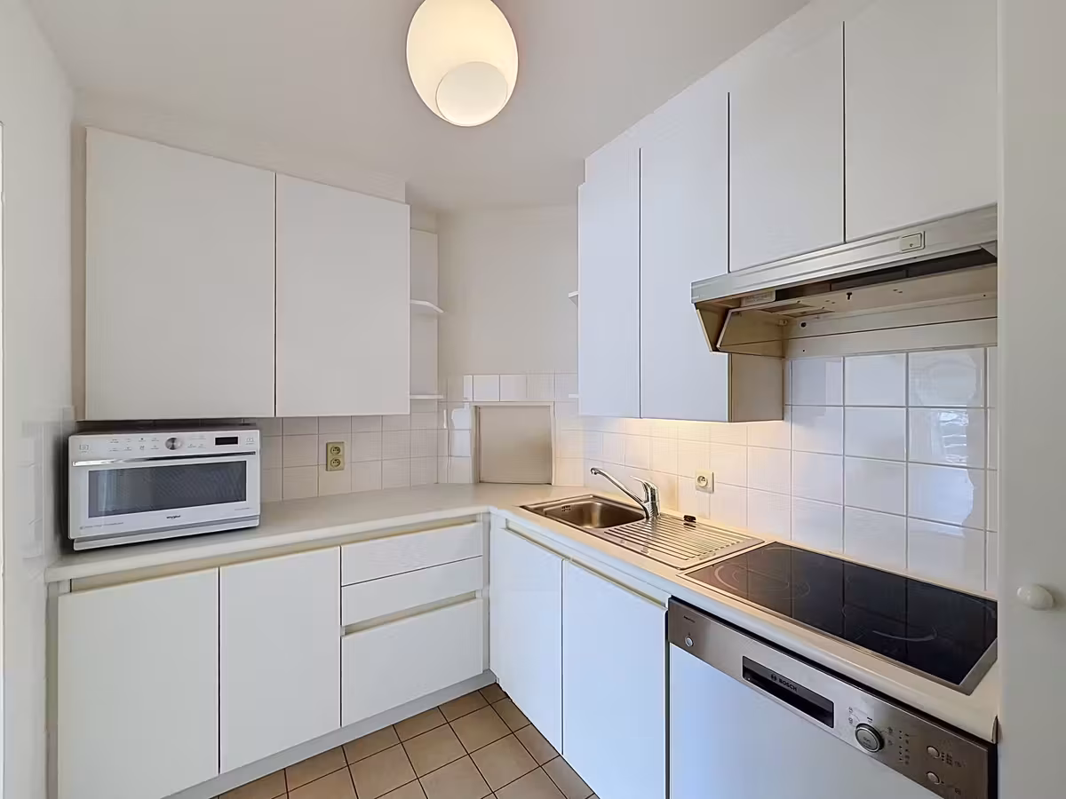 1-bedroom apartment with hotel service for rent - 9