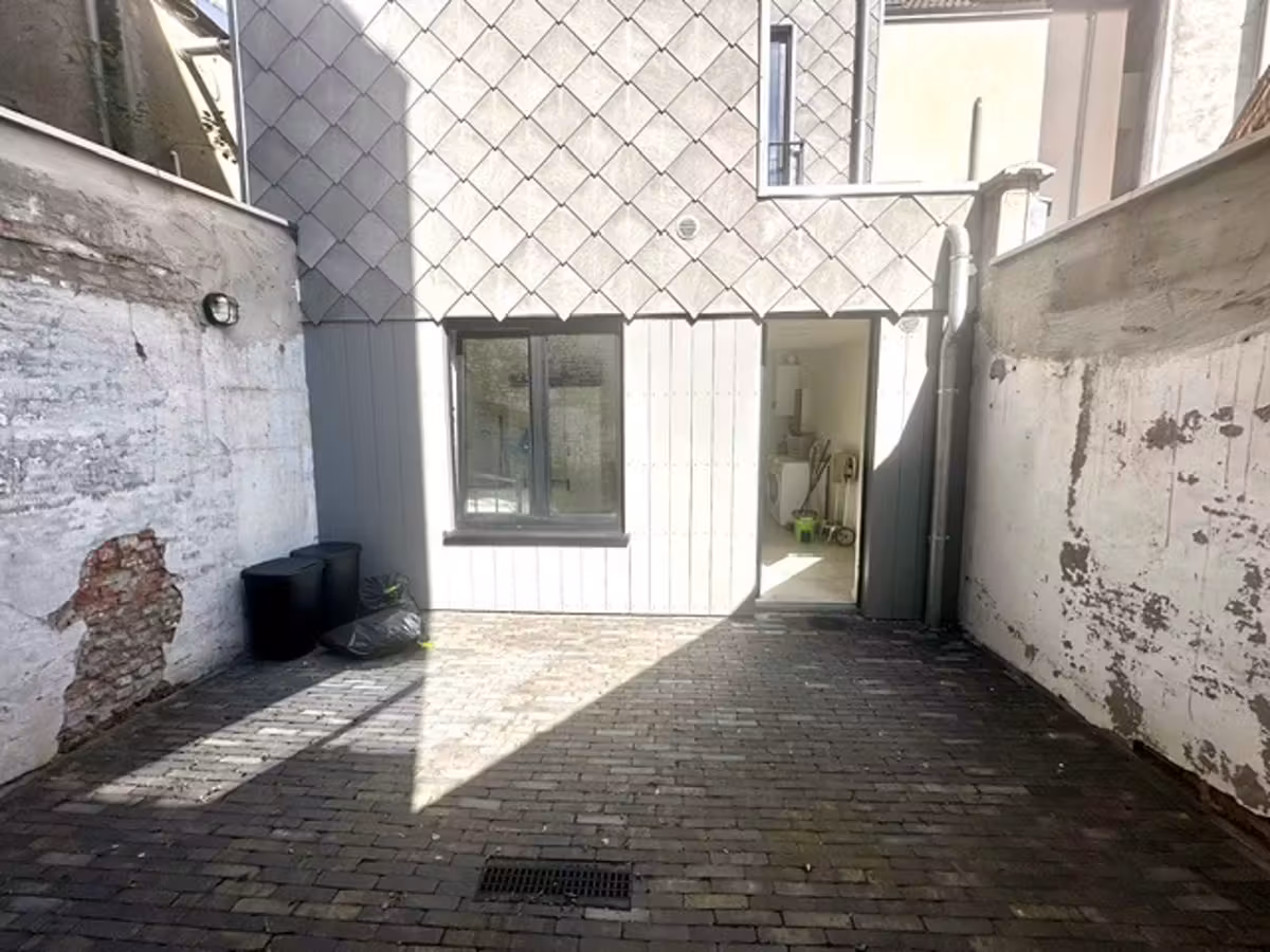 Appartement rénové au rez-de-chaussée avec terrasse - 7