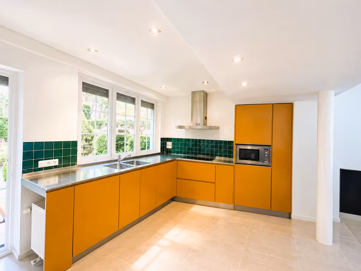 2-bedroom house with garden in Floréal district - 3