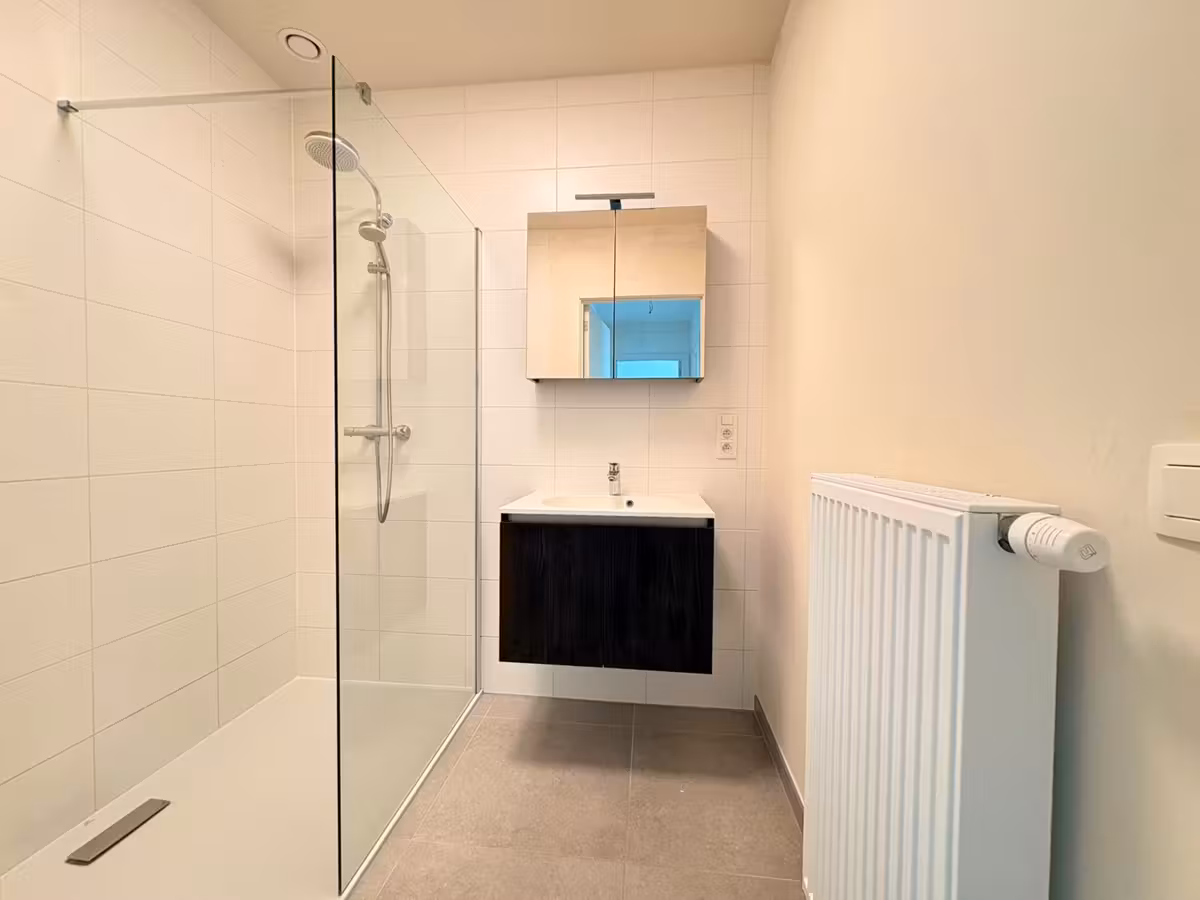 Appartement avec une chambre, bureau et terrasse - 6
