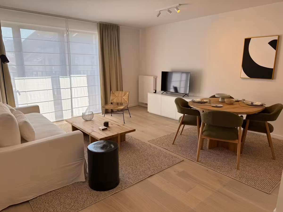 Furnished new apartment near Madou - 1