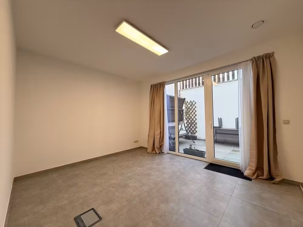Appartement 3 chambres avec cour et garage à louer à Gand