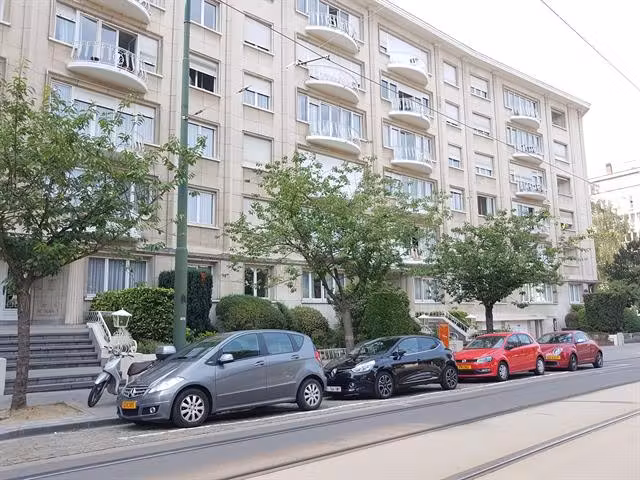 Spacious 4-bedroom apartment in Ixelles - 2