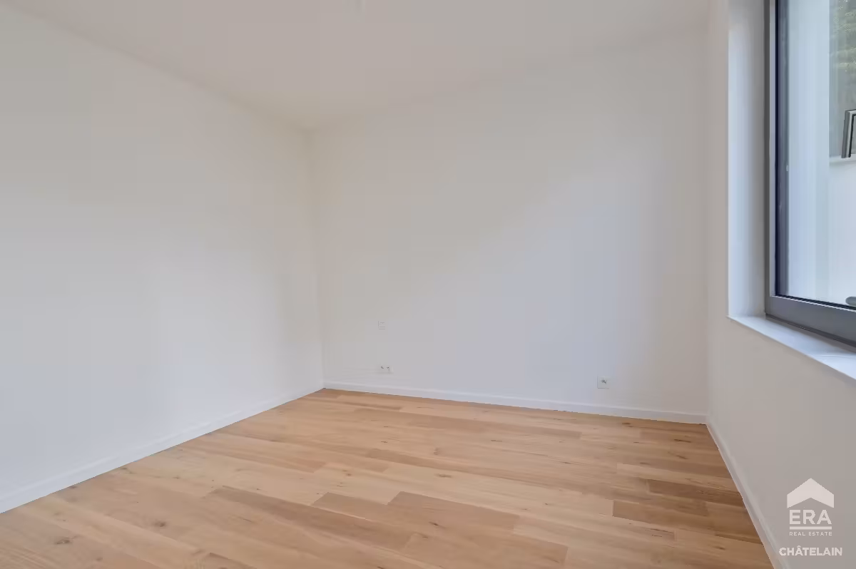 Gloednieuw appartement met tuin in Ukkel - 4