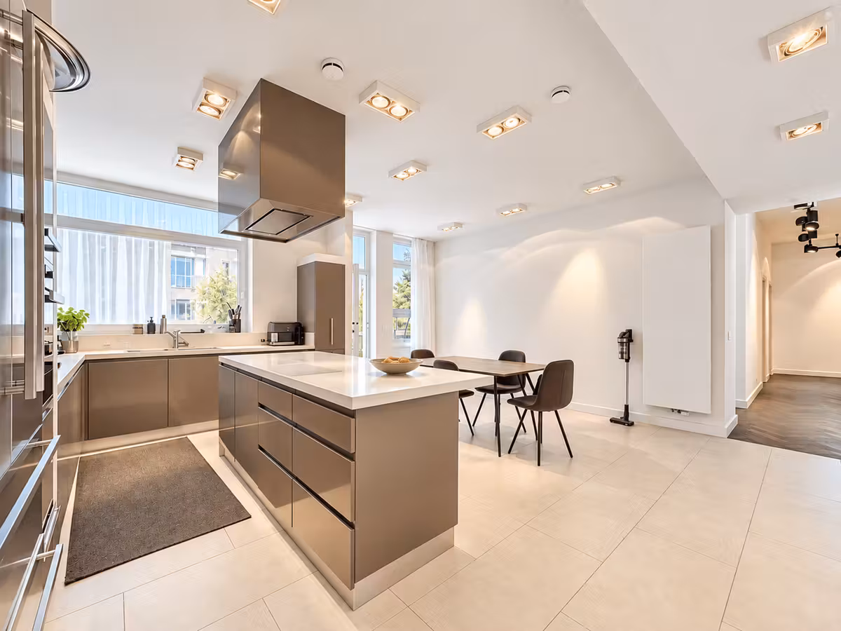 Three-bedroom apartment in Ixelles - 10