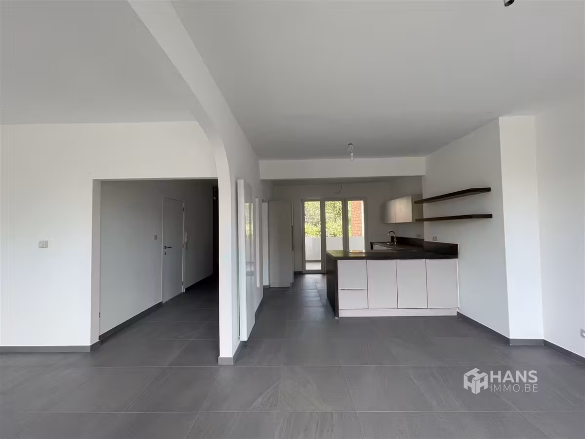 Renovated two-bedroom apartment with terraces - 12