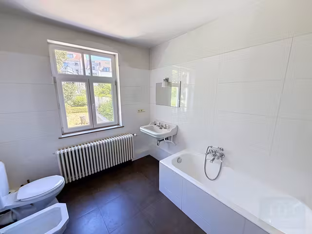 BUITENGEWOON PAND - TE HUUR - 1180 UKKEL - € 3.000 - 6