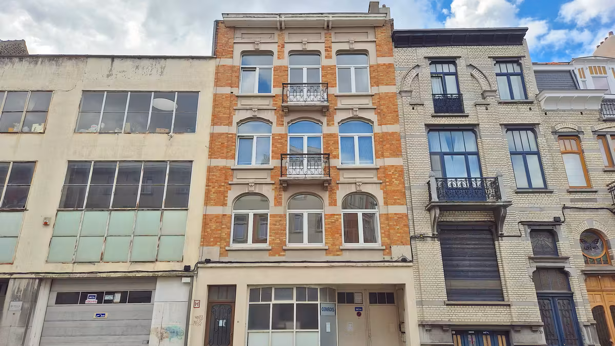 APPARTEMENT TE HUUR IN SCHAARBEEK - 2