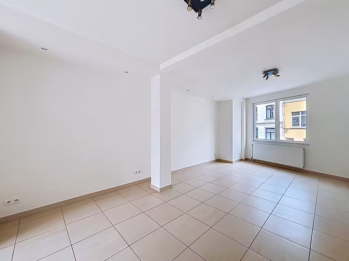 Gerenoveerd appartement met terras in Elsene - 4