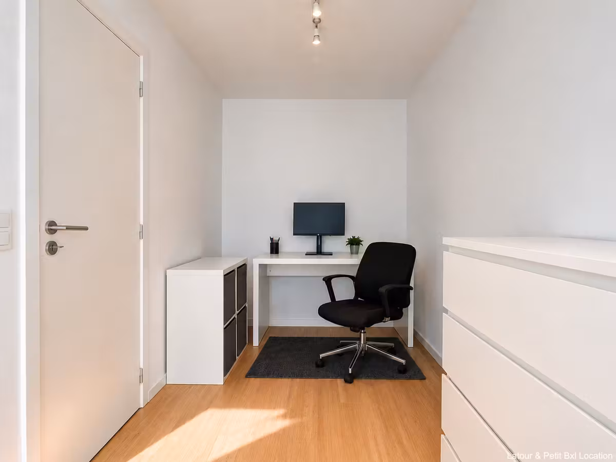 3-bedroom apartment with terrace and parking in Ixelles - 5