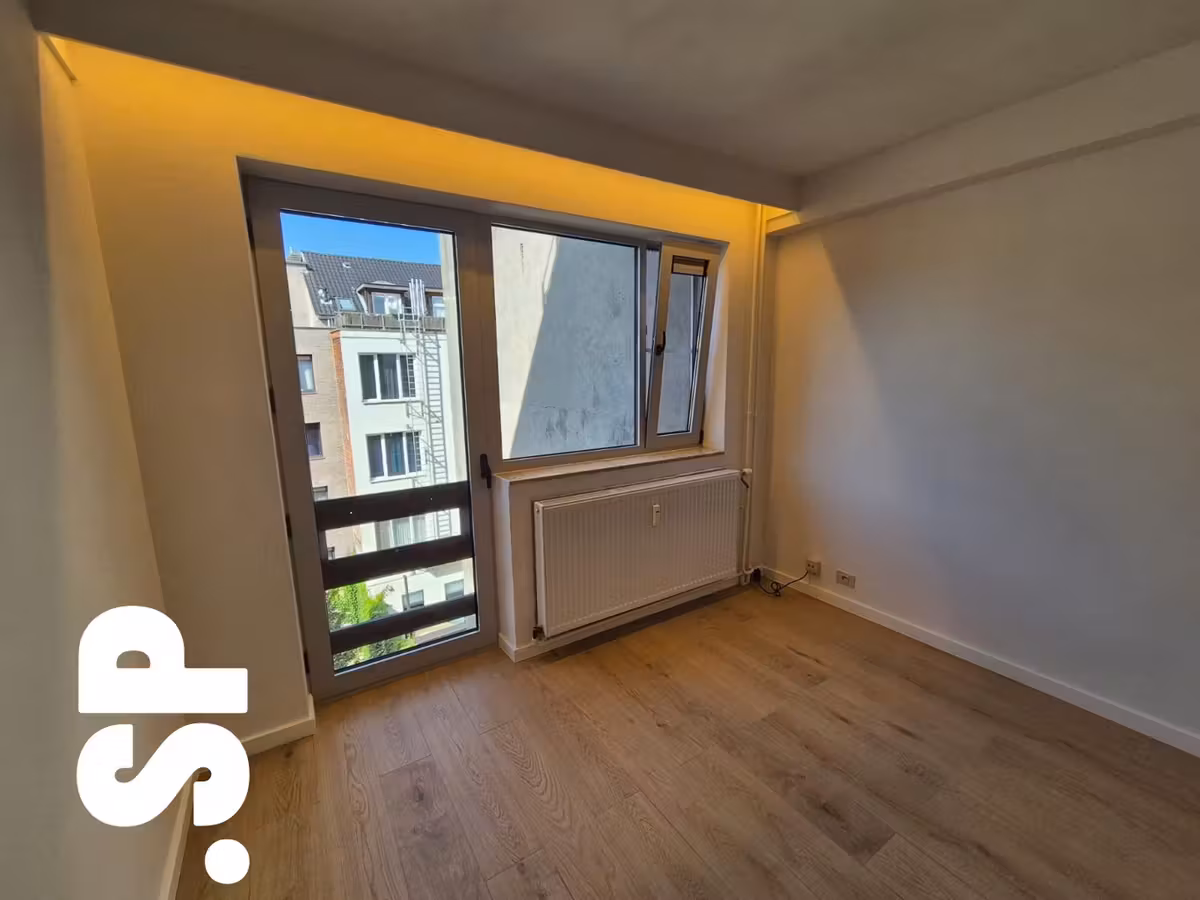 Renovated studio on Nationalestraat - 3