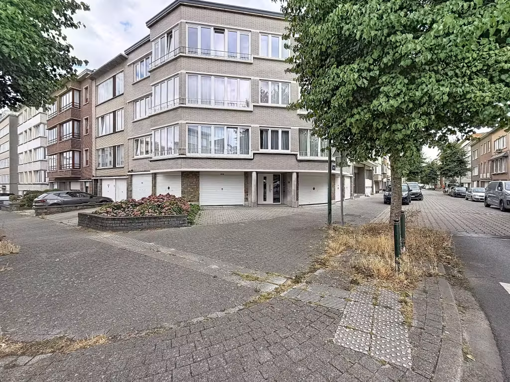 Appartement 2 kamers met garage in Sint-Jans-Molenbeek - 2