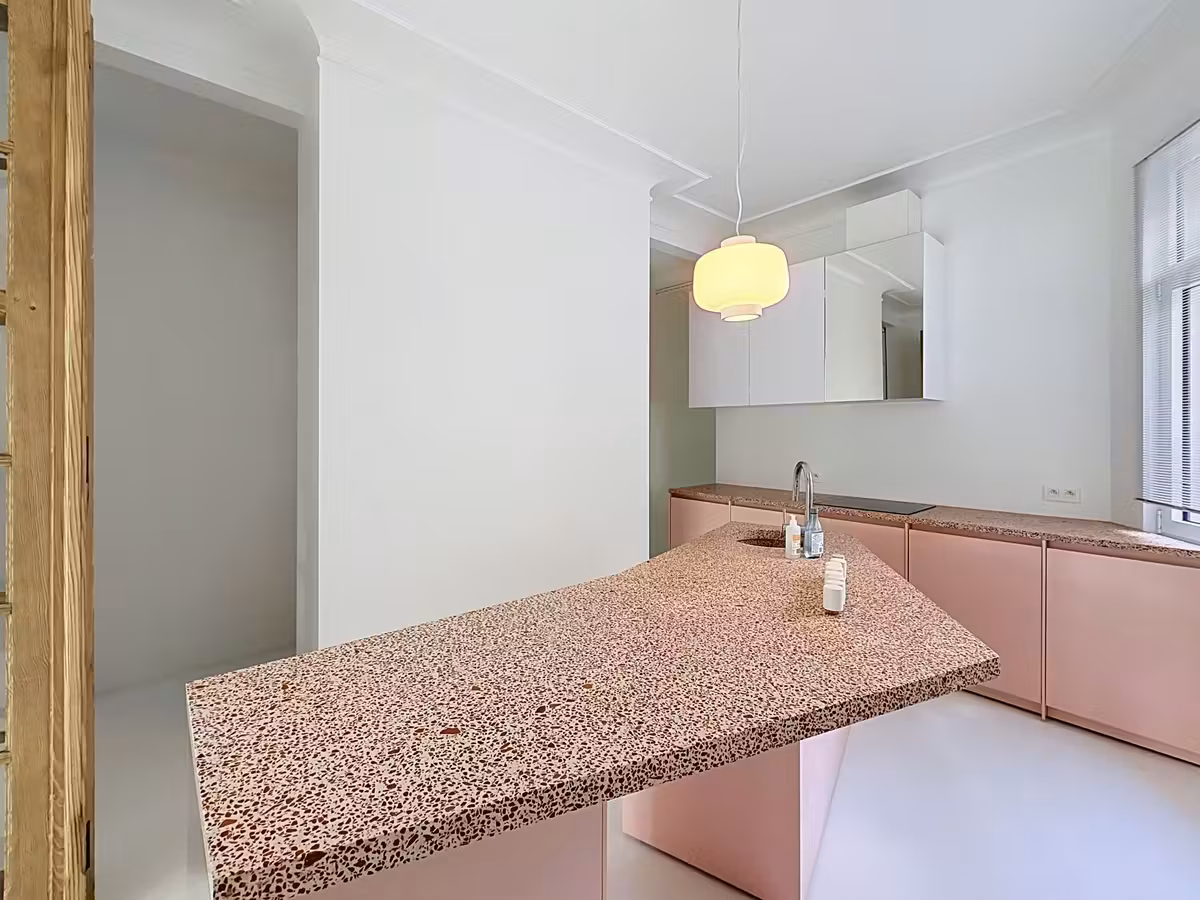Unique two-bedroom apartment in Brussels - 11