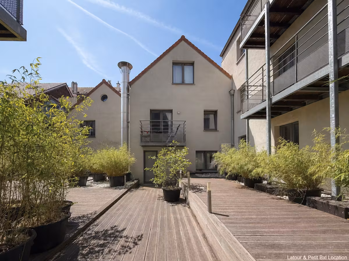 3-bedroom apartment with terrace and parking in Ixelles - 2